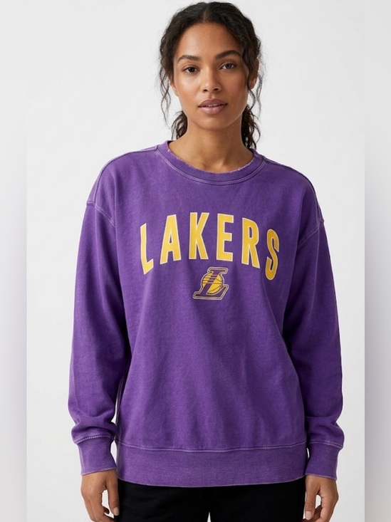 New Era Sweaters - LAKERS 🏀 New Era Purple 100% Cotton Crewneck Sweatshirt Size Medium